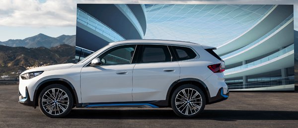 04_The-First-Ever-BMW-iX1.jpg