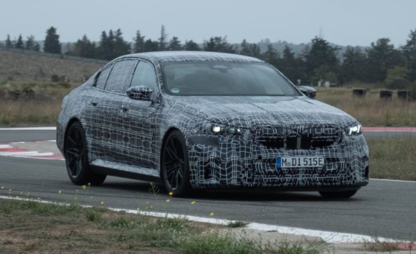 ▲BMW M5预计采用的动力系统,是PHEV插电式油电复合动力架构。