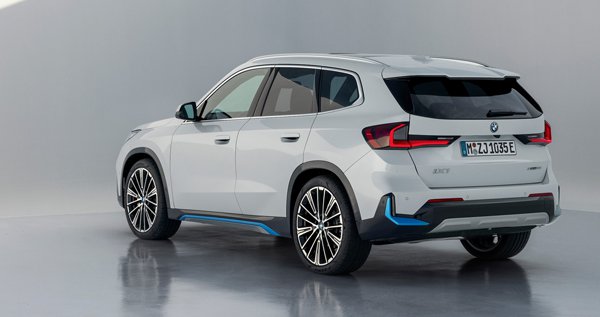06_The-First-Ever-BMW-iX1.jpg