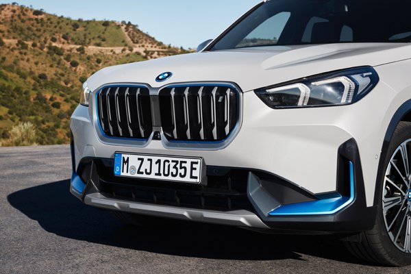 09_The-First-Ever-BMW-iX1.jpg