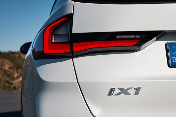 11_The First-Ever BMW iX1.jpg