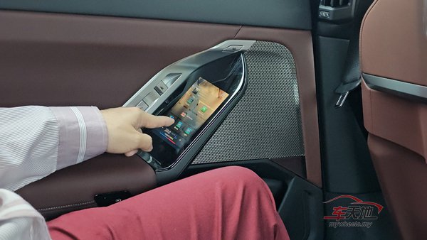 20231027_BMW-i7-M70-xDrive_20231022_111344.jpg