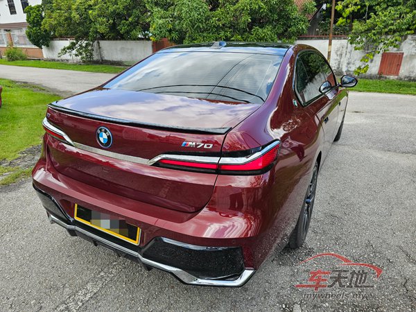 20231027_BMW-i7-M70-xDrive_20231022_114354.jpg