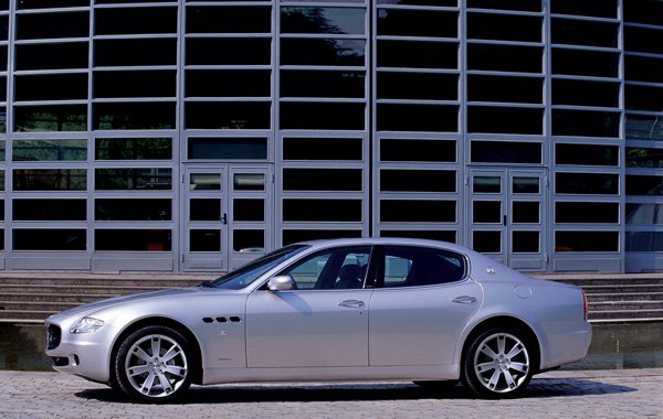 ▲Maserati Quattroporte V 2003