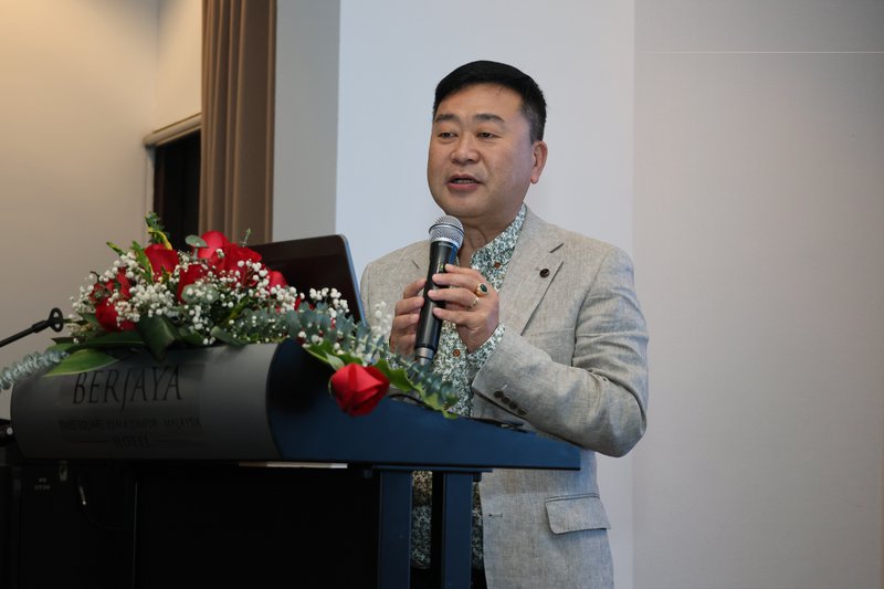 ▲香港电动车业总商会会长董清良指出,马来西亚可以作为牵头角色,带动右边驾驶车辆的国家。