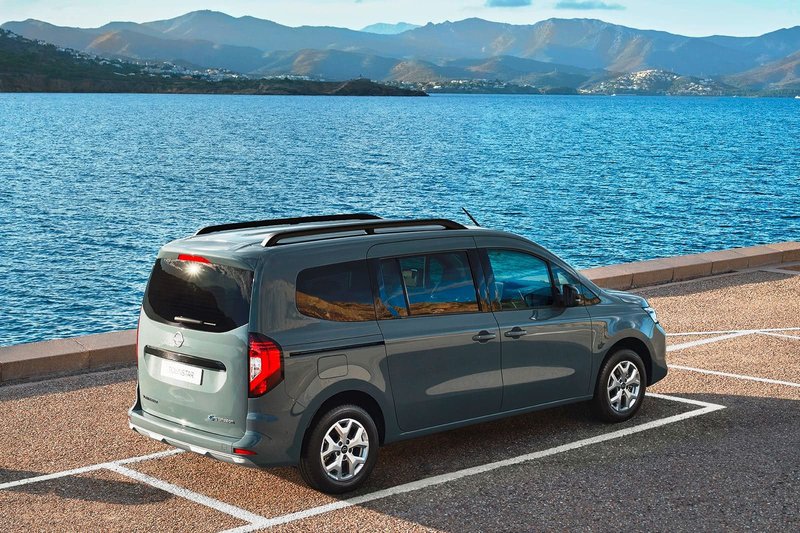 20240512 nissan-townstar-evalia_05.jpg