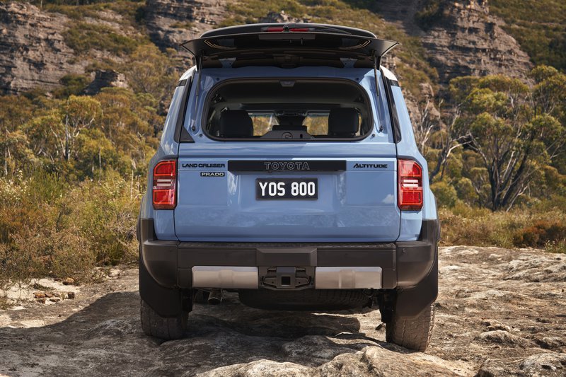 20240605_Toyota Land Cruiser Prado_11.jpeg