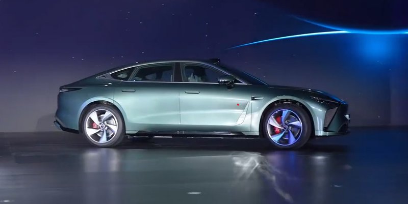 ▲E0X 平台由Chery 与Huawei合作开发,旗下车辆有Exlantix ES。(图:Chery)