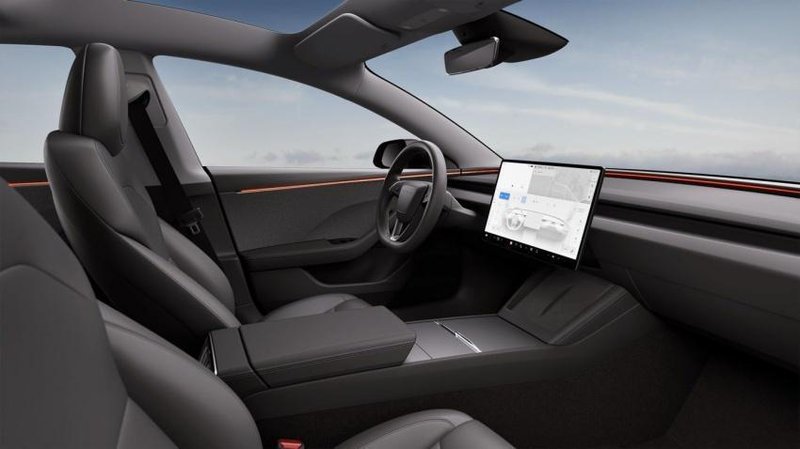 ▲预料全新 Model Y 预计比照改款 Model 3 的内装，除了简洁也取消方向机柱的排挡杆。