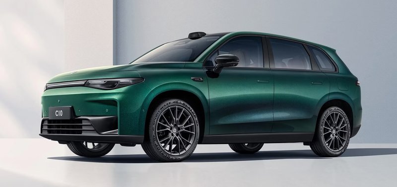 ▲C10电动越野运动休旅车(SUV)起售价为3万6400欧元(约16万7887令吉)。