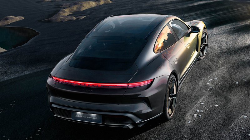 20241014 porsche-taycan-turbo-s-celestial-jade-4.jpg