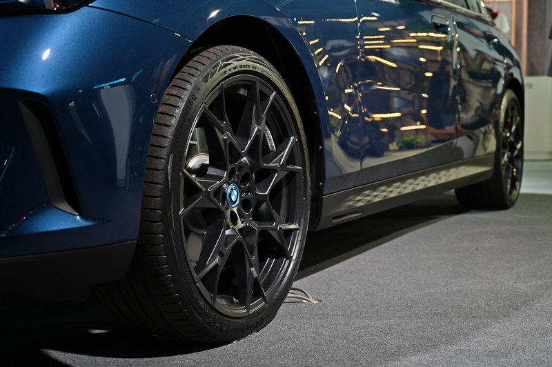 2024 BMW 5 Series 520i_FE240522tzjz34.JPG