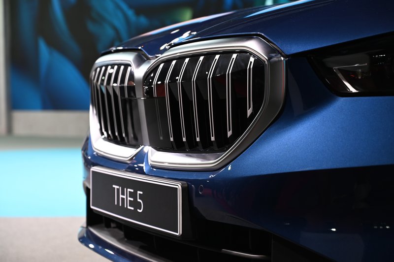 2024 BMW 5 Series 520i_FE240522tzjz35.JPG