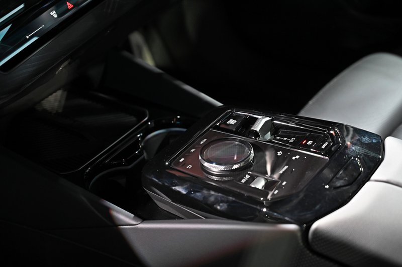 2024 BMW 5 Series 520i_FE240522tzjz45.JPG