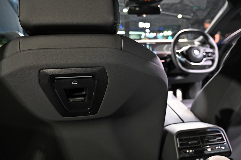 2024 BMW 5 Series 520i_FE240522tzjz59.JPG