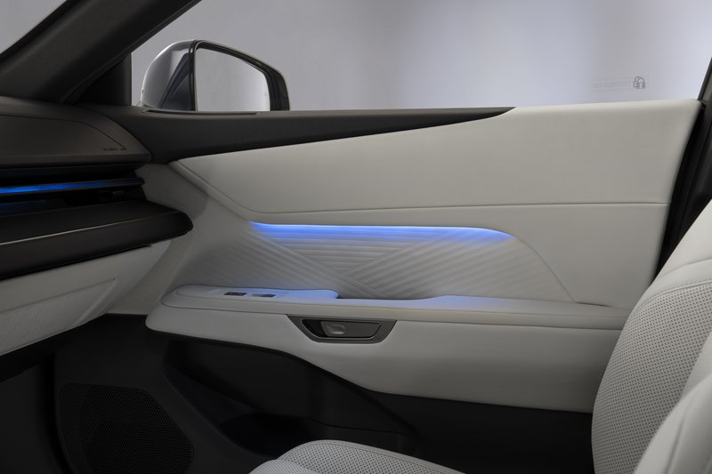 2025-es500e-eupremiere-interior-017.jpg
