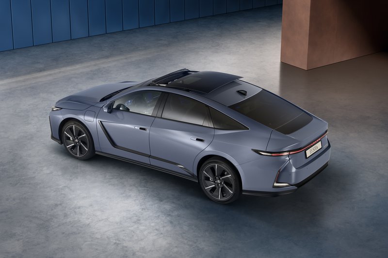 2025-es500e-eupremiere-static-007.jpg