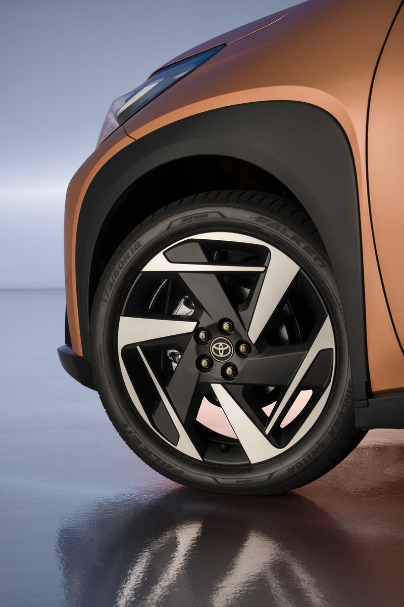2025006_Aygo X_06.jpg