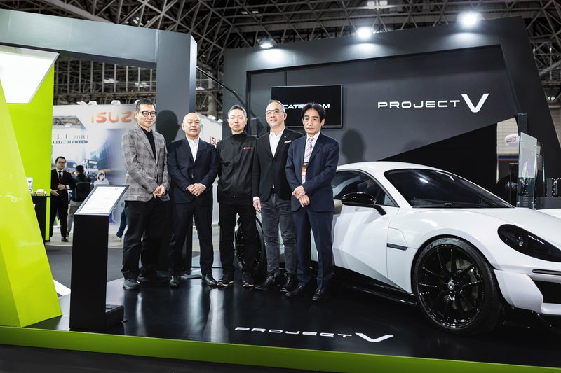 ▲早前Caterham、行竞科技、Yamaha Motor、日本VT Holdings 代表于2025东京改装车展合影,共襄盛举。