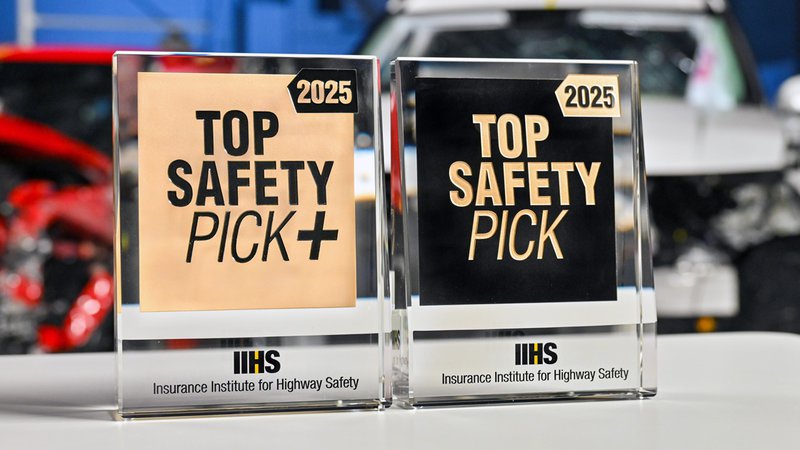 20250320_IIHS Mazda_03.jpg