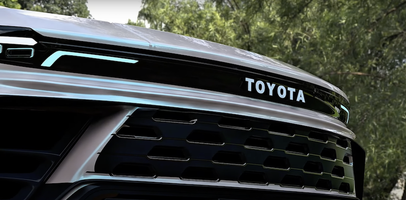 ▲以TOYOTA字样取代厂徽，延续Land Cruiser经典风格。