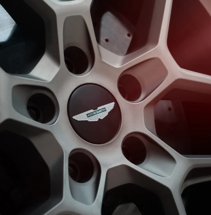 20250504_Aston Martin DBX S (5).png