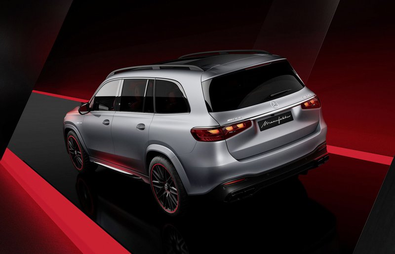 ▲专属套件加持,展现更鲜明的性能风格。图为AMG GLS 63 MANUFAKTUR Arctic Silver Edition。