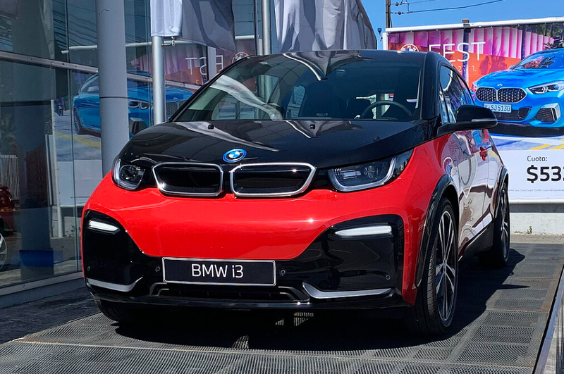 ▲BMW 计划重启自图中 i3 停产后停用的 REX 增程系统,未来将率先搭载于全新一代 X5,透过引擎为电池充电,以提升续航力。