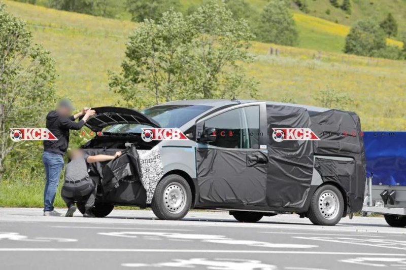 ▲Hyundai 豪华 MPV Staria 纯电车型现身道路测试,预告发表进入倒数阶段。