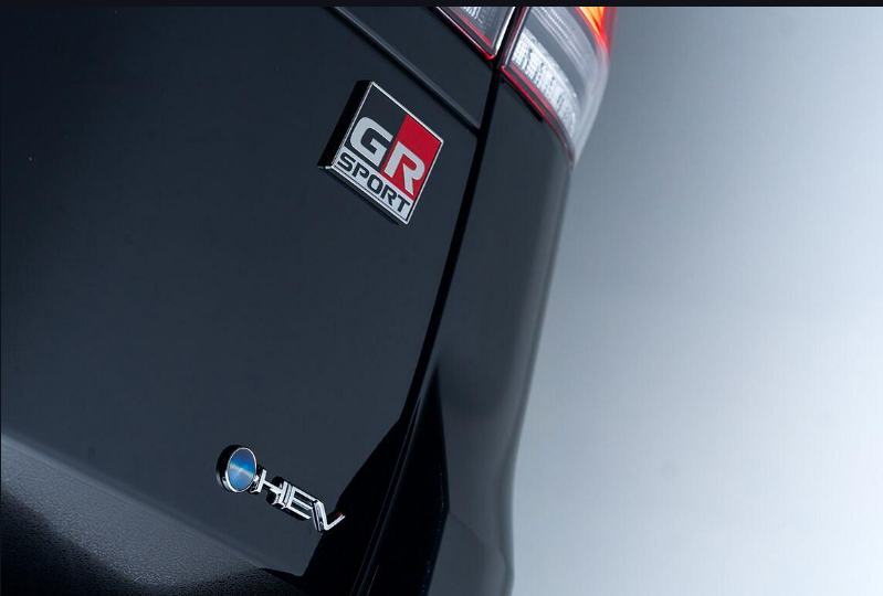 ▲Toyota Land Cruiser 300 Hybrid 终于登场在即,搭载与 Lexus LX700h 同款油电系统。