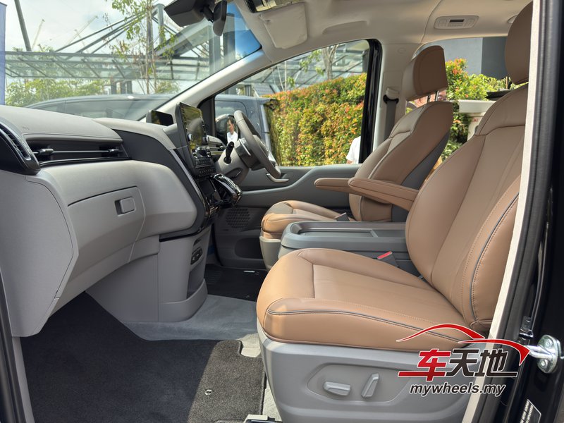 20250624 Hyundai Staria_04.jpeg