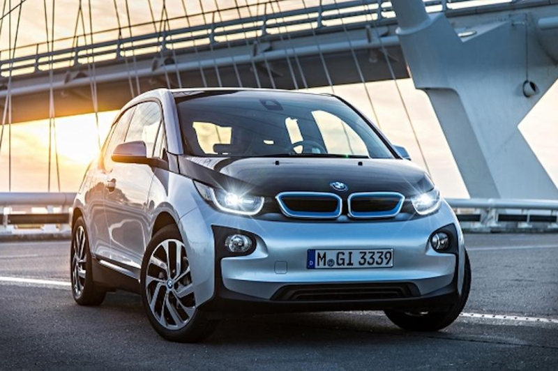 ▲BMW 拟将 i3 REx 采用的增程技术,应用于全新 iX5 REx 旗舰休旅上。图为BMW i3 REx