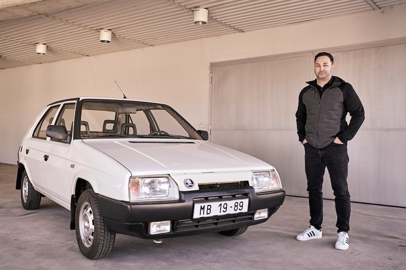 ▲Skoda Favorit于1987年夏天亮相,虽在资源有限下开发,仍以实用设计与可靠品质获得广泛好评;右为Skoda设计师Ljudmil Slavov。