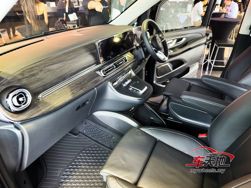 20250702 Mercedes-Benz EQV 300 _16.jpg