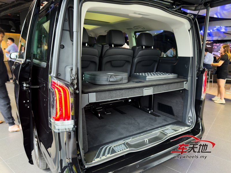 20250702 Mercedes-Benz EQV 300 _17.jpg