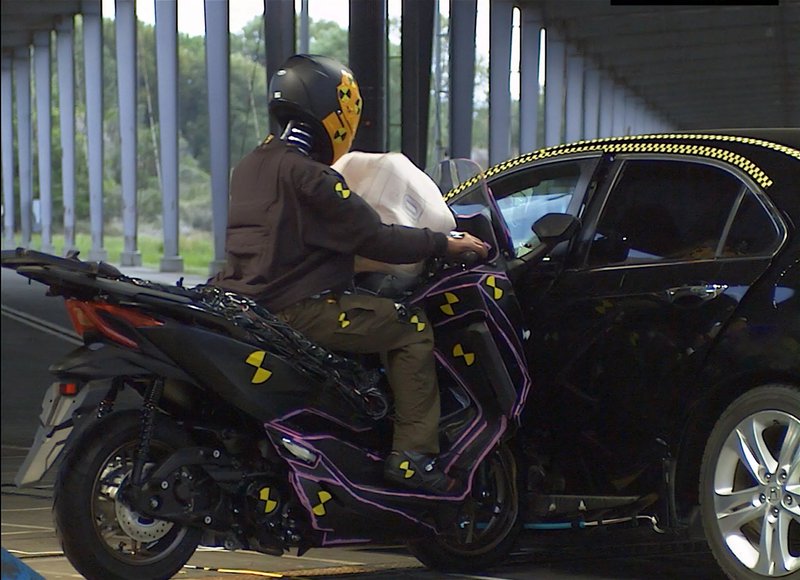20250707 Toyoda Gosei Motorcycle Airbag 01.jpg