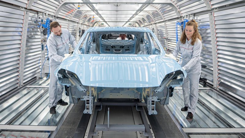 20250730 Porsche Macan_04.jpeg