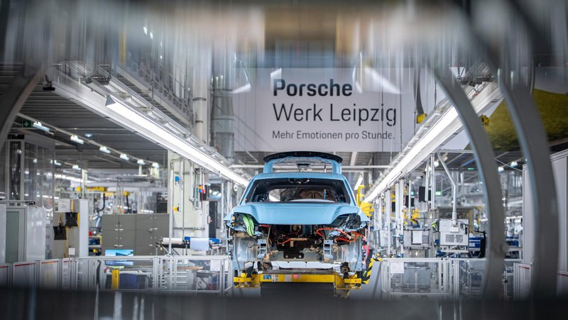 20250730 Porsche Macan_07.jpeg