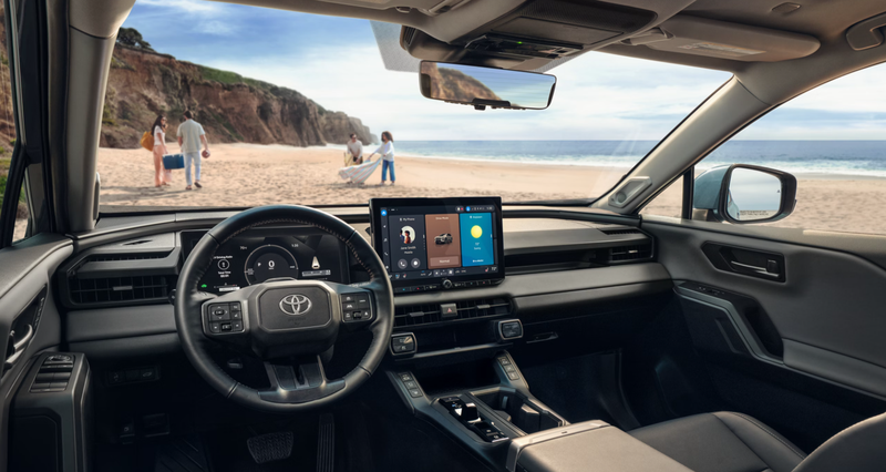 ▲RAV4 标配 10.5 寸触控屏幕,可选配至 12.9 寸,并搭载 Toyota 自家 Arene 作业系统。