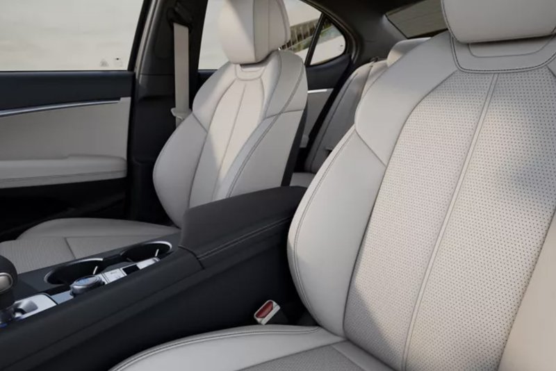 20250904 Genesis G70_05.jpg