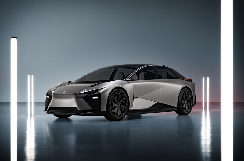 20250906-LEXUSZFLC- (2).jpg