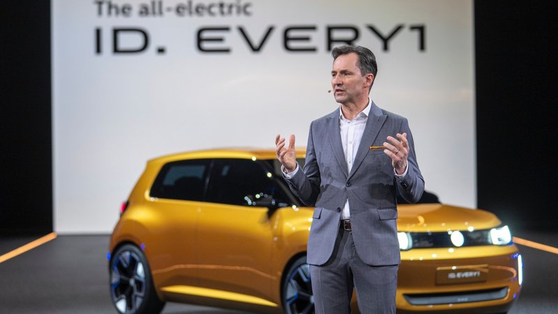 ▲Volkswagen执行长Thomas Schafer直言隐藏式门把手虽美观,但实际使用体验相当糟糕。图:Volkswagen