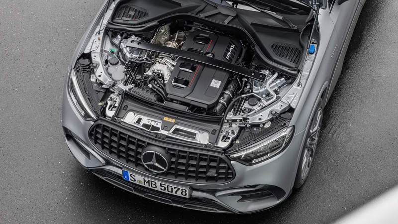 ▲Mercedes-Benz代号 256 的 3.0 升直列六缸涡轮引擎。