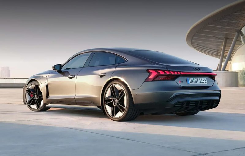 ▲RS e-tron GT 与 Porsche Taycan 采用相同 J1 平台打造。