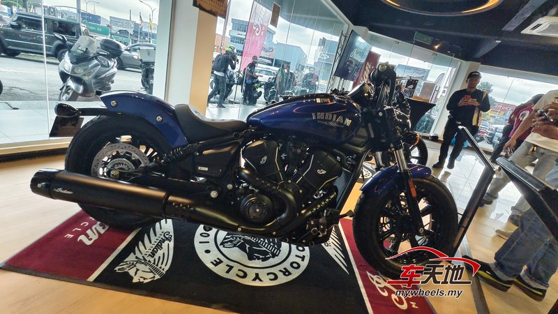 ▲Indian Scout Bobber是最有个性的“街头硬汉”，线条简洁，坐姿低趴，视觉效果很硬朗，适合年轻族群或改装爱好者。