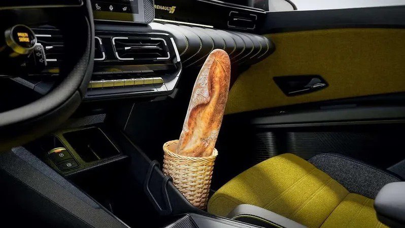 ▲RENAULT的R5汽车配件包含法国长棍面包置物篮。