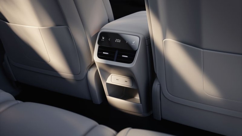 20250925 VOLVO XC70_10.jpg