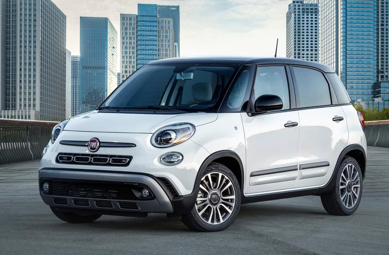 20250925 fiat-500L_01.jpg
