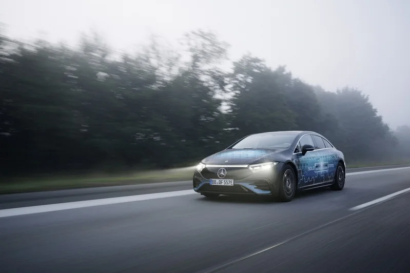 20250929 Mercedes-Benz-EQS_04.png