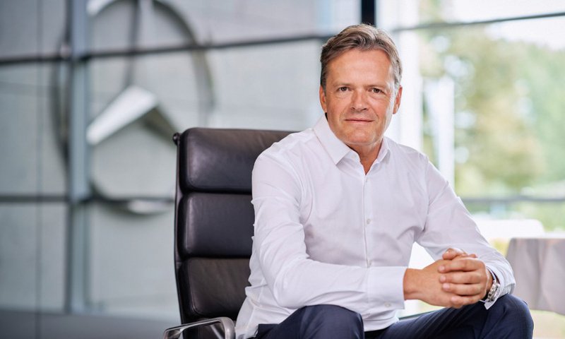 ▲Mercedes-Benz EQS 配备原型固态电池,品牌技术长Markus Schafer坦言,单次充电完成1,205公里长途测试,为技术研发树立重要里程碑。